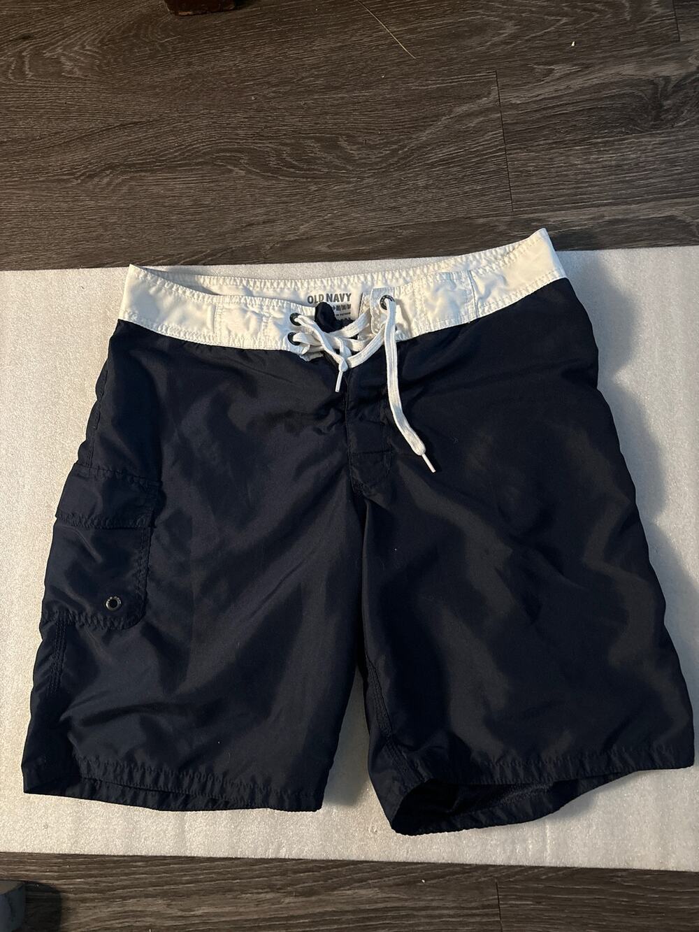 Old Navy Blue/White Board Shorts M Swim Beach Nautical Water Park Resortwear